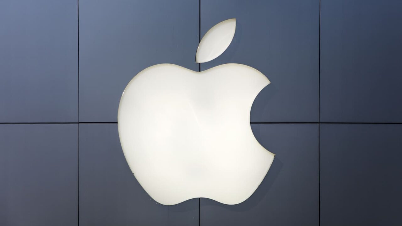 Apple Is Changing CEO: What Happens to a Brand When Its Leader Is No Longer Its Story?